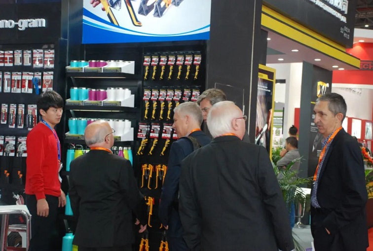 捕捉業(yè)內(nèi)風(fēng)向:2024第117屆上海百貨展助力廠商把握市場脈搏